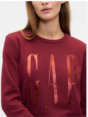 GAP Women's Metallic Logo Crewneck Sweatshirt size medium Burgundy
